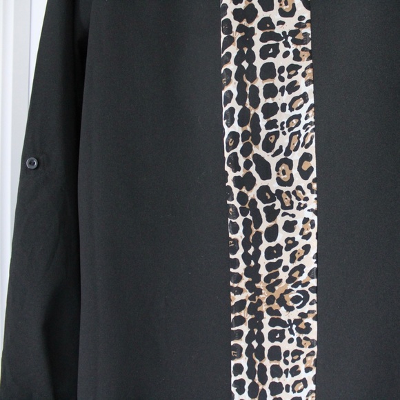 Button down blouse sheer animal print - Picture 4 of 5